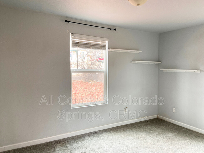Building Photo - 26 W Brookside St