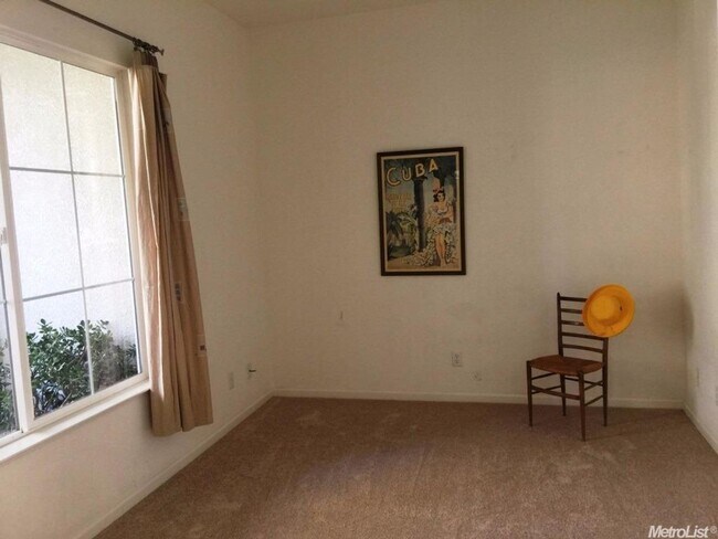 Building Photo - Beautiful Gated 55+ community in Springfie...