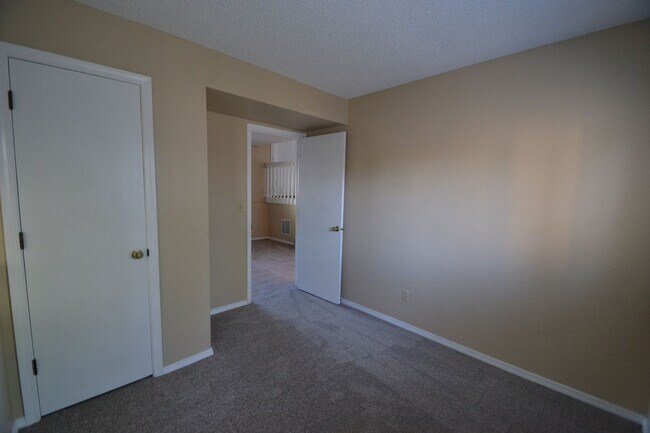 Building Photo - 3535 Sydney Terrace
