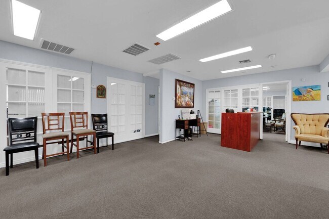 Building Photo - 1404 S Maryland Pkwy