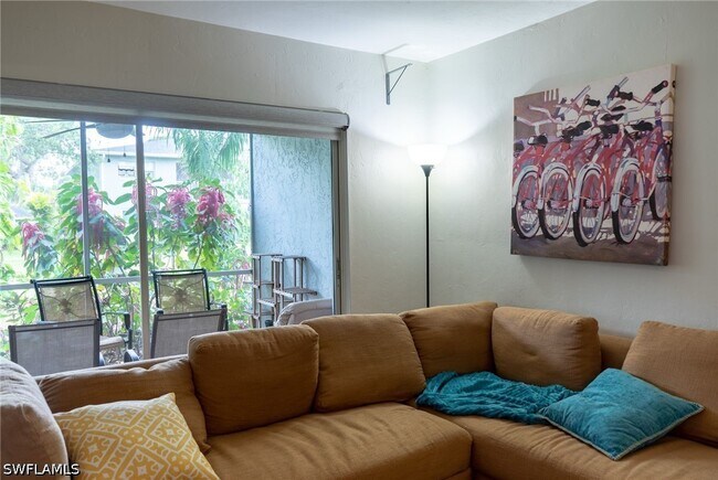 Building Photo - 27249 Pullen Ave