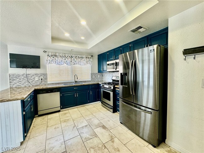 Building Photo - 9009 Feather River Ct