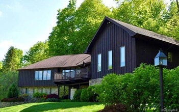 Building Photo - 222 Hurley Rd