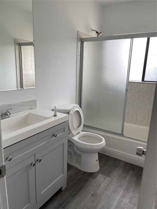 Building Photo - 11586 Royal Palm Blvd