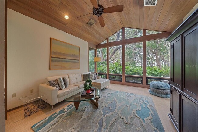 Building Photo - 3348 Old Oak Dr