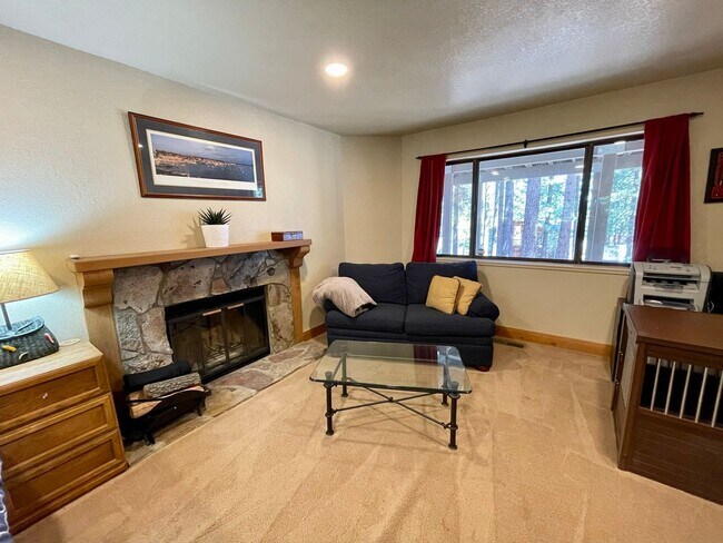 Building Photo - Beautiful Tri-Level Tahoe Tyrol 4 Bedroom ...