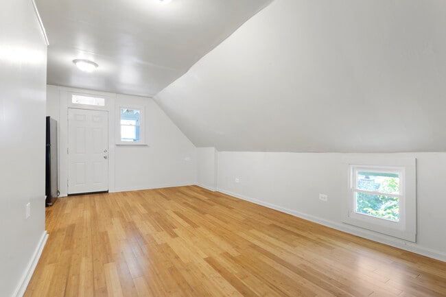 Building Photo - 3707 W McLean Ave