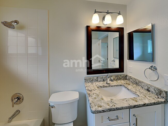 Building Photo - 1415 Compton St