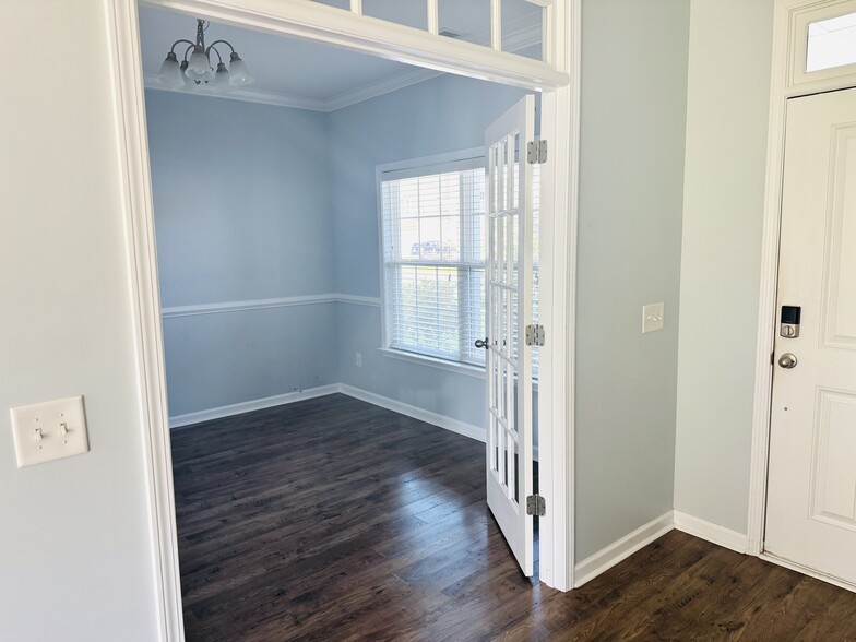 formal dining/office - 8132 Ronda Dr