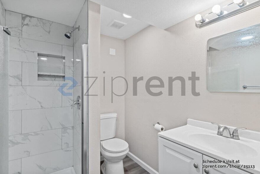 Building Photo - Unit C