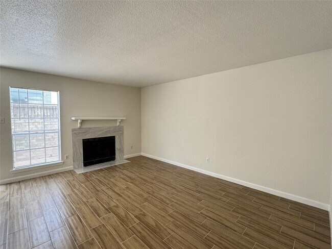 Building Photo - 6500 Sands Point Dr