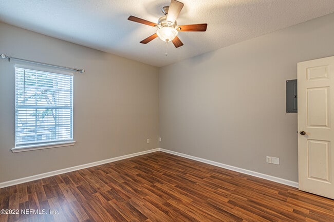 Building Photo - 2200 Marsh Hawk Ln