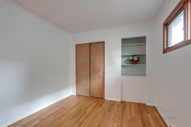 Building Photo - 370 Madison Ave