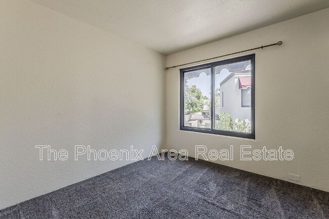 Building Photo - 8638 S 51st St