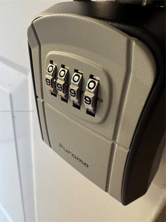 Building Photo - 5839 SW 74th Terrace