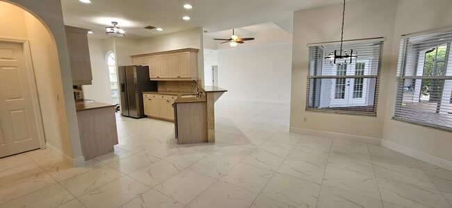 Building Photo - 2851 SW 49th Terrace