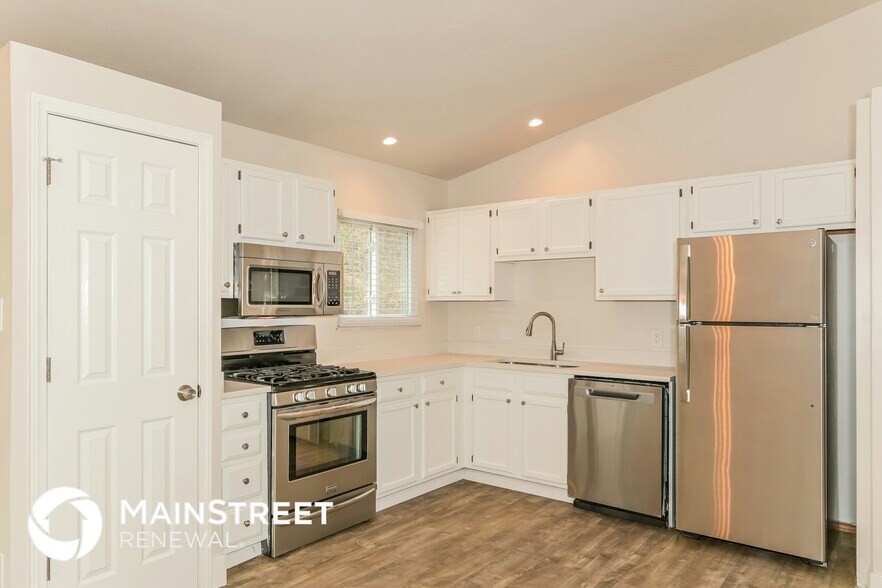 Building Photo - 1723 Lynncove Ln