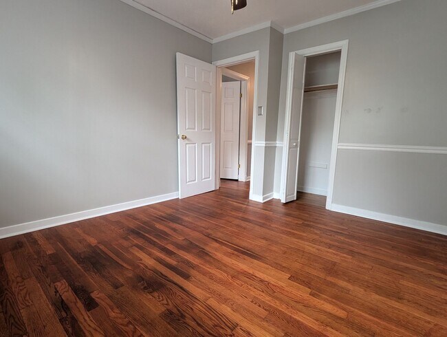 Building Photo - 4 Bedroom West End Home - Garage and Fenced Backyard!