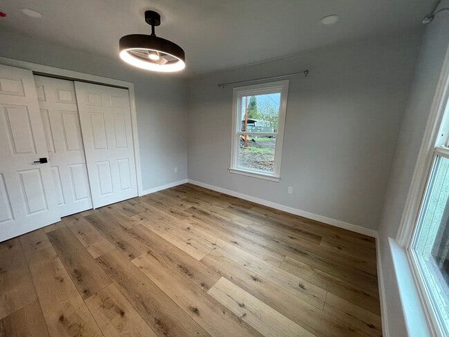 Building Photo - 1-148 1/2 Winema Way