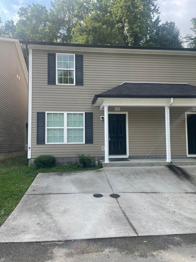 Primary Photo - Knoxville 37918 - 2 bedroom, 2.5 bath town...