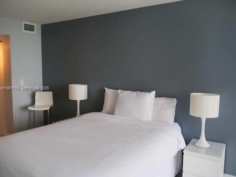 Building Photo - 1717 N Bayshore Dr