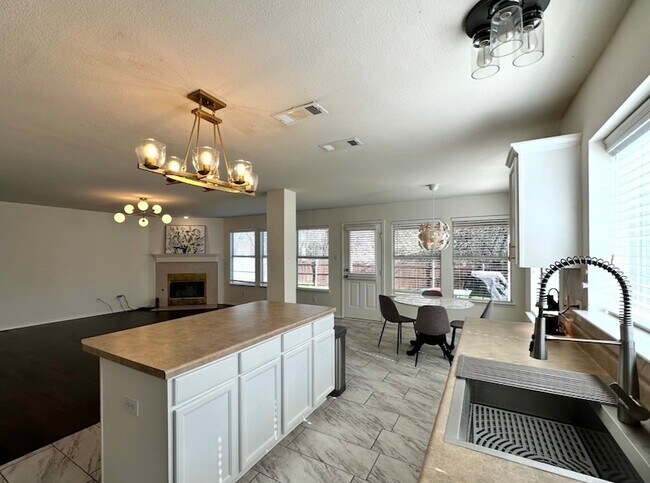 Building Photo - 224 Mulberry Dr