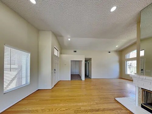 Building Photo - 39812 Milan Dr