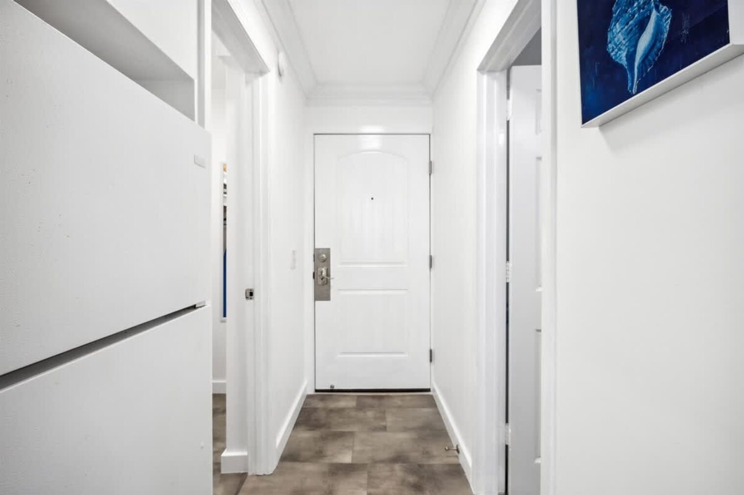 Building Photo - 8817 S Thomas Dr