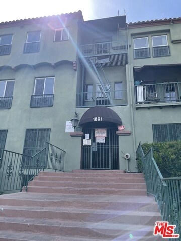 Building Photo - 1801 N Kingsley Dr