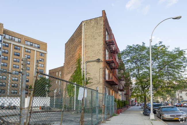 Building Photo - 333 Neptune Ave