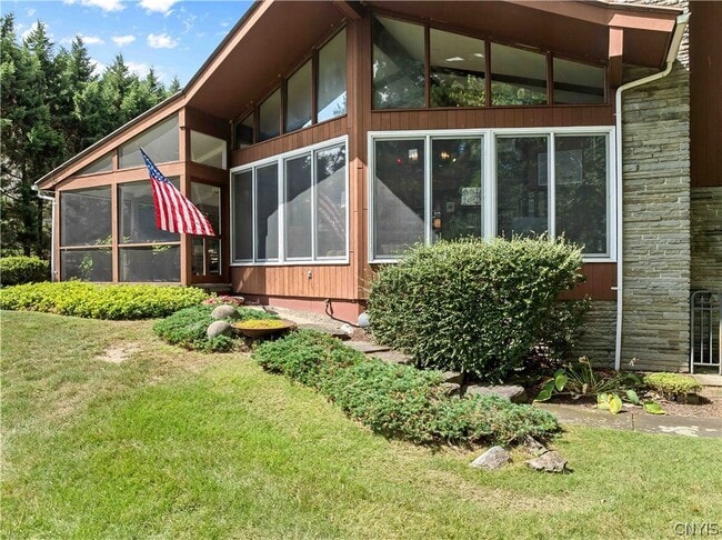 Building Photo - 3078 W Lake Rd