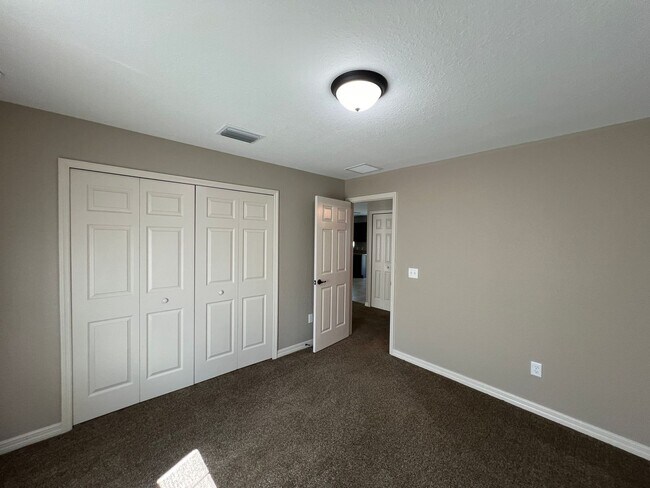 Building Photo - AMAZING 3 BD/2BA Home in Beautiful Ocala!!!