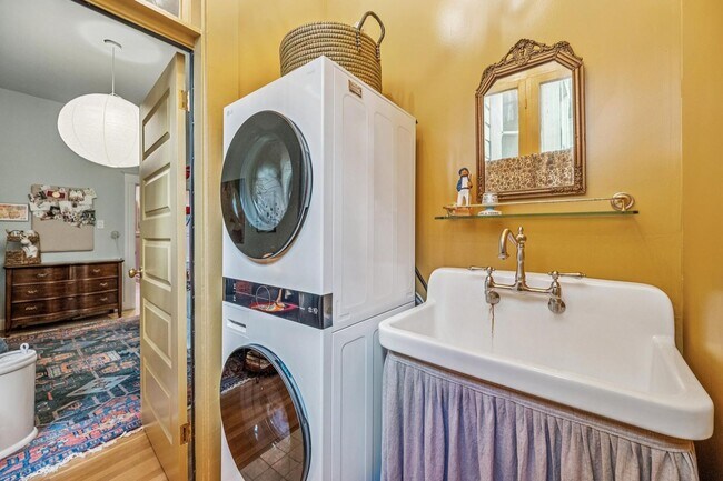 Building Photo - 1178 Broadway