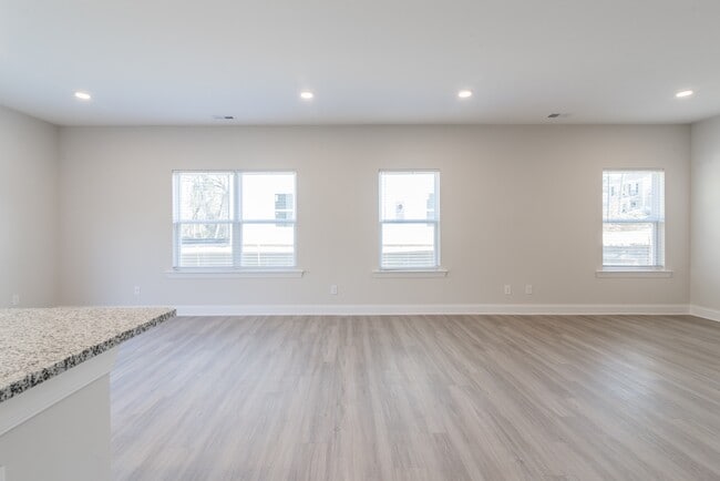 Building Photo - 3636 Trull St