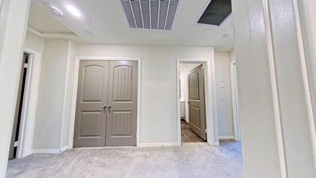 Building Photo - 24122 Tuscany Ave