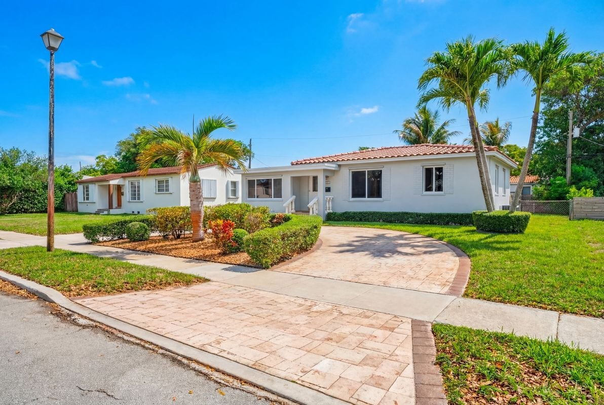 Building Photo - 6447 SW 10th St