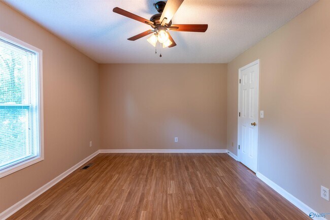 Building Photo - 155 Mylo Rd