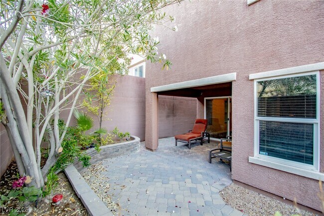 Building Photo - 10557 Norcross Ave