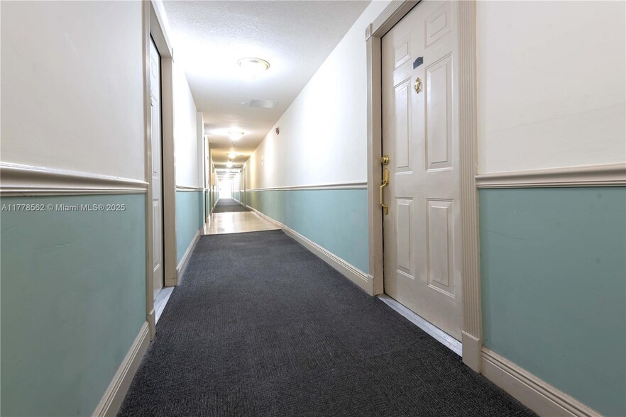 Building Photo - 3500 Coral Way