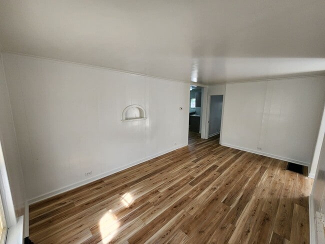 Building Photo - “Shawnee Home” Fully Remodeled - 2Bed/1Bat...