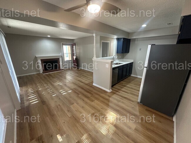 Building Photo - $925- 2 bedroom 1 bath - Apartment located in Riverside