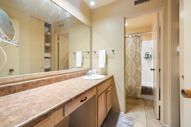 Building Photo - 78200 Cortez Ln