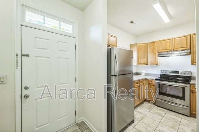 Building Photo - 11418 Savannah Creek Dr