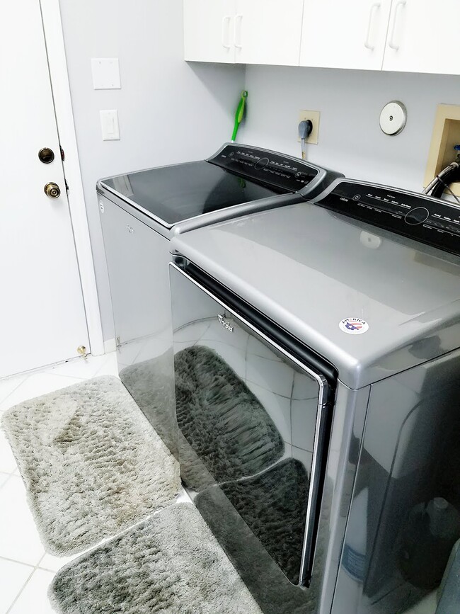 Building Photo - 19625 Sedgefield Terrace