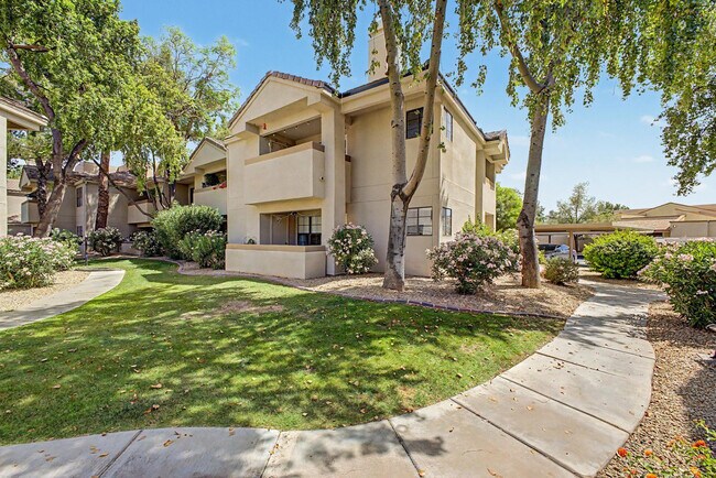 Building Photo - 6885 E Cochise Rd