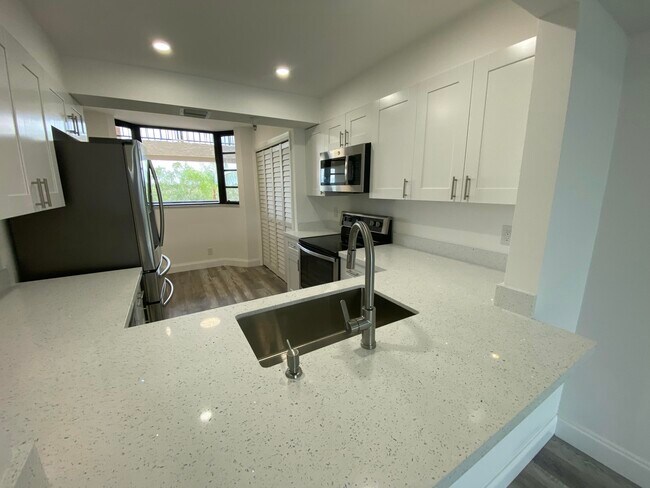 Building Photo - 6320 Boca Del Mar Dr