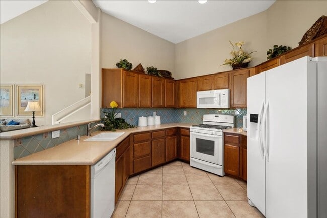 Building Photo - 3975 N Hualapai Way