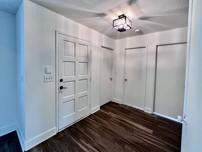 Building Photo - $2,495 Shepherd & Maple, 3 Bedroom 3 full ...