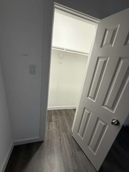 Building Photo - 5616 Hollow Pines Dr