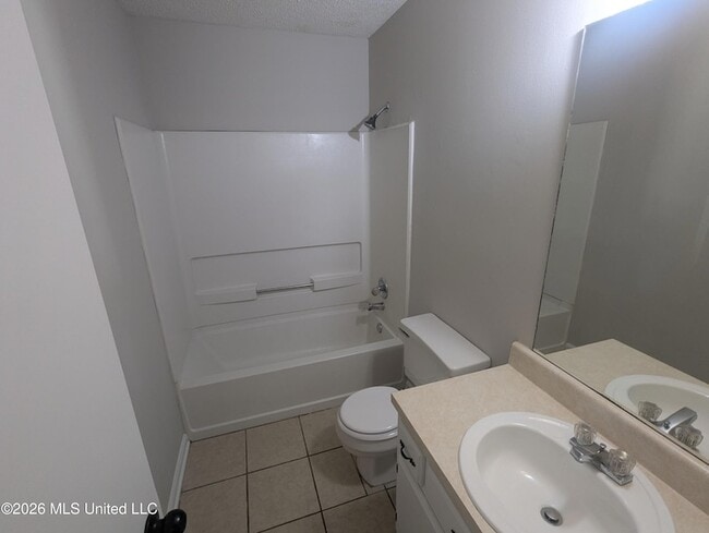 Building Photo - 502 Village Cove